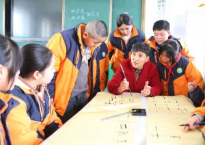 μ���к��(y��ng)�h����m����(��i)�ġ��������l(xi��ng)�� ��ů�l(xi��ng)�僺ͯ